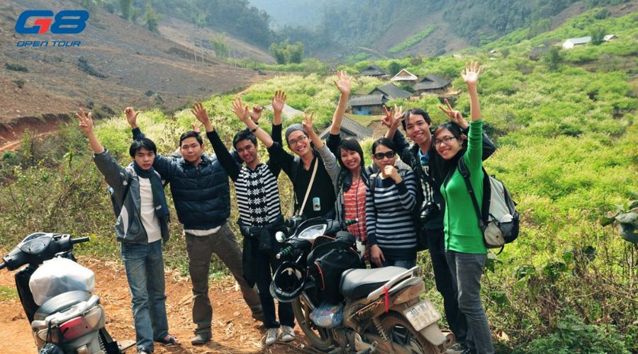 Lịch trình cho ngày 1 tham quan trung tâm thị trấn và bản làng